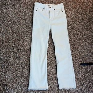 White cropped jeans